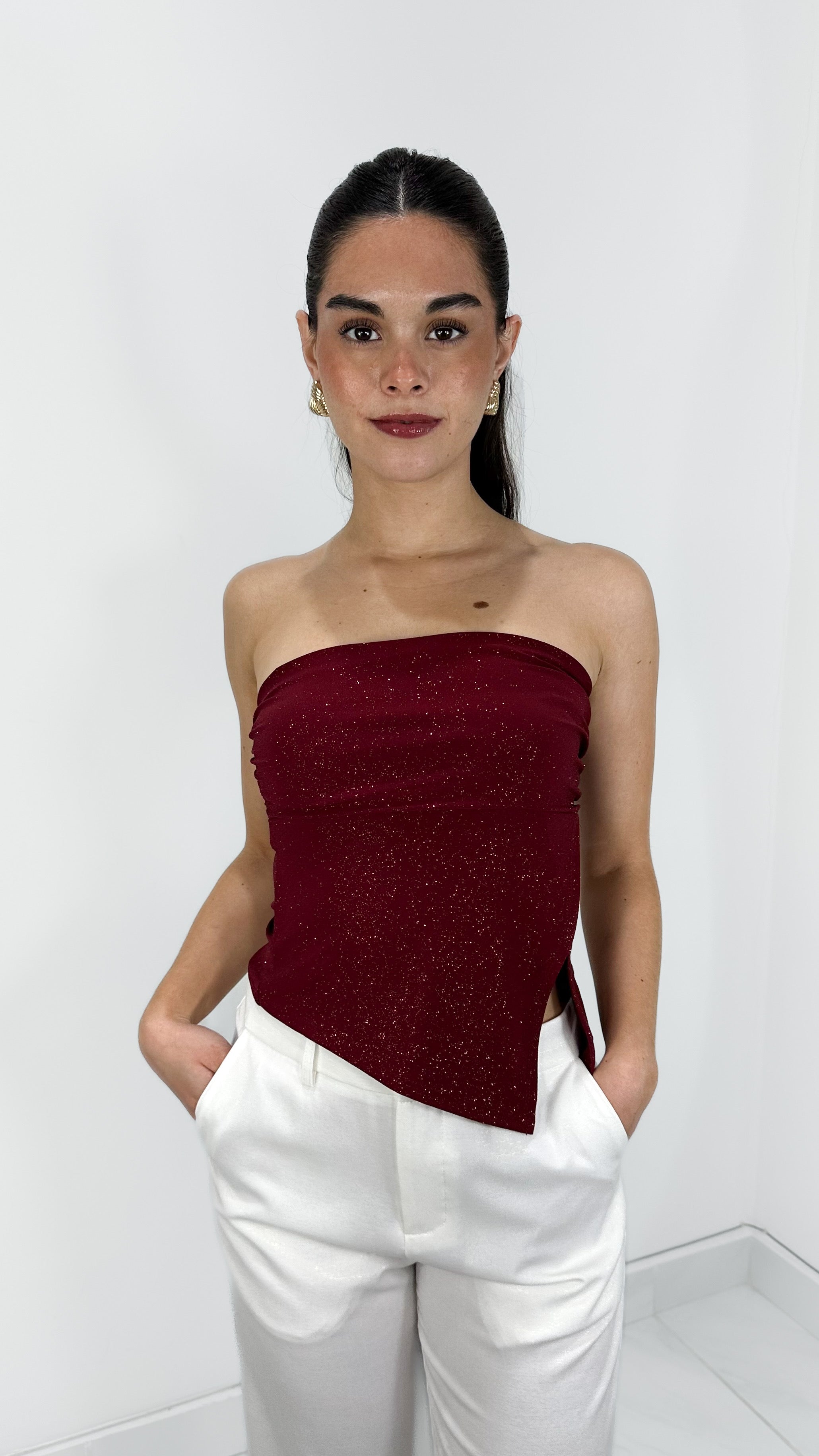 BLUSA STRAPLESS ASIMÉTRICA BURGUNDY GLITTER