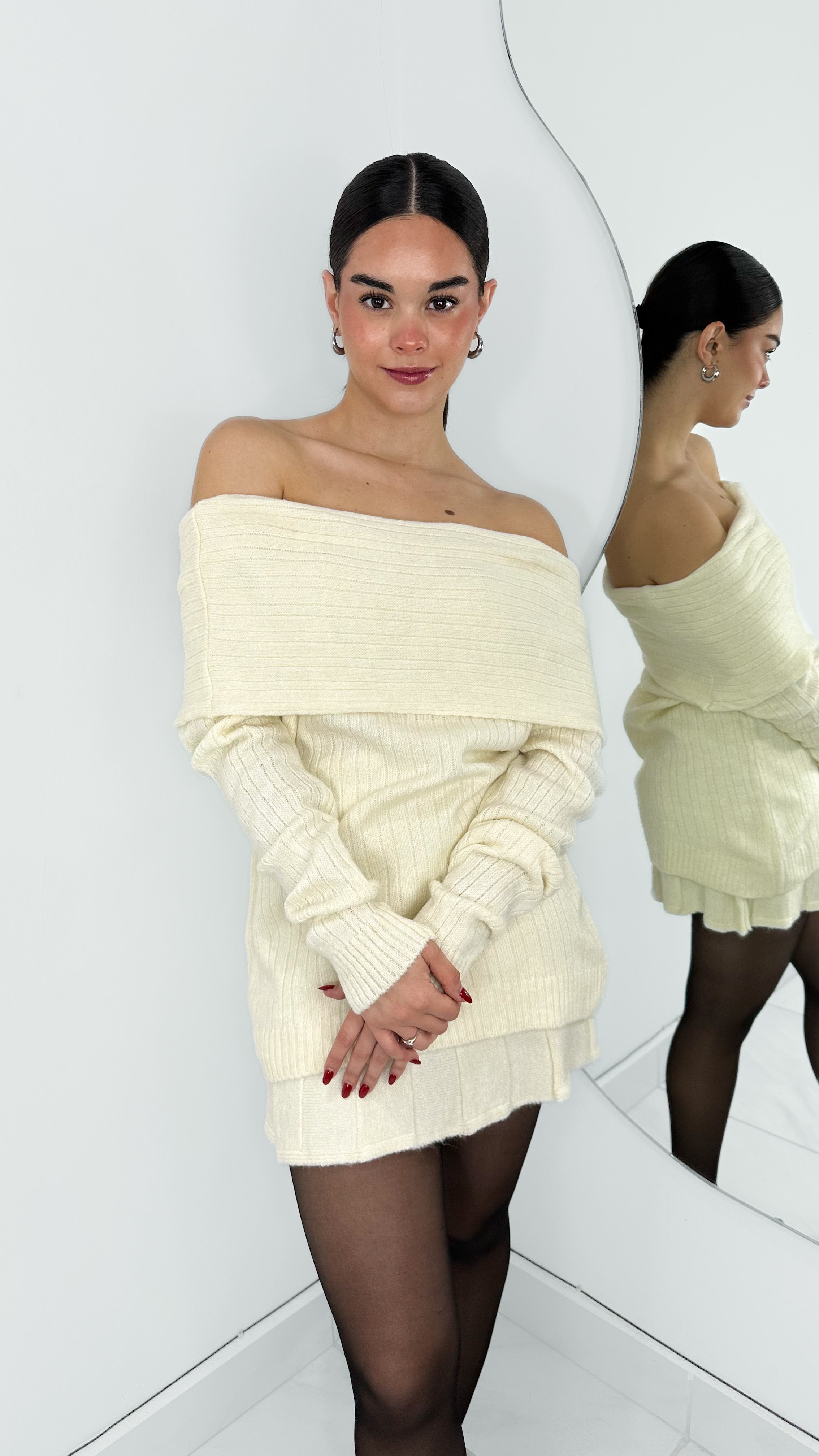 SUÉTER OFF SHOULDER OVERSIZED IVORY