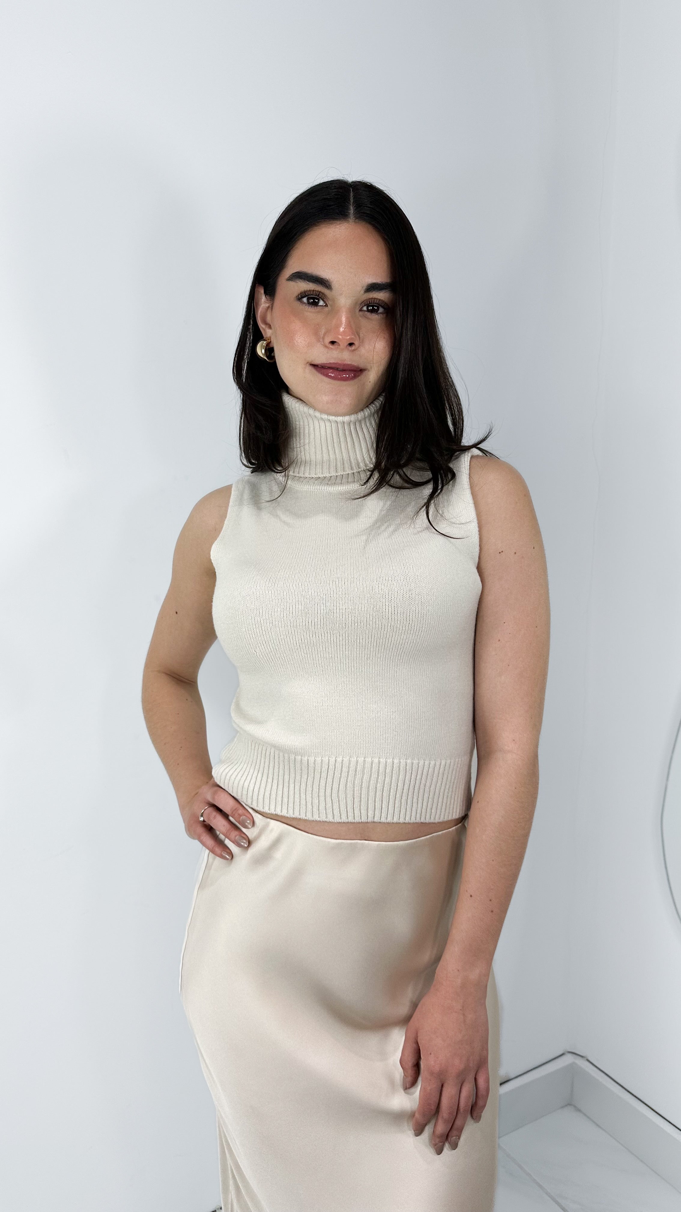 BLUSA CUELLO ALTO DE PUNTO IVORY