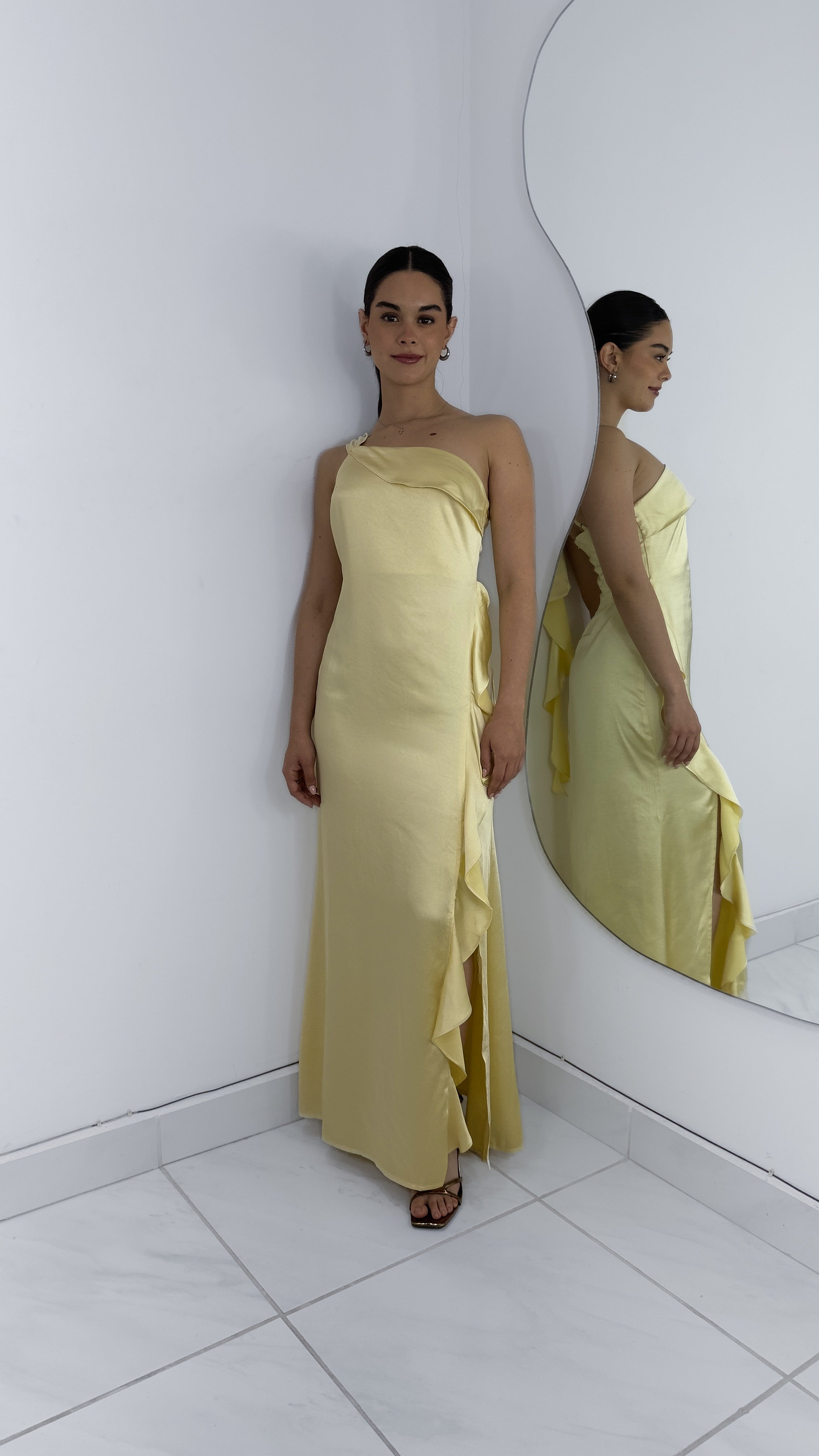 BUTTER YELLOW DRESS - VESTIDO SATINADO UN HOMBRO