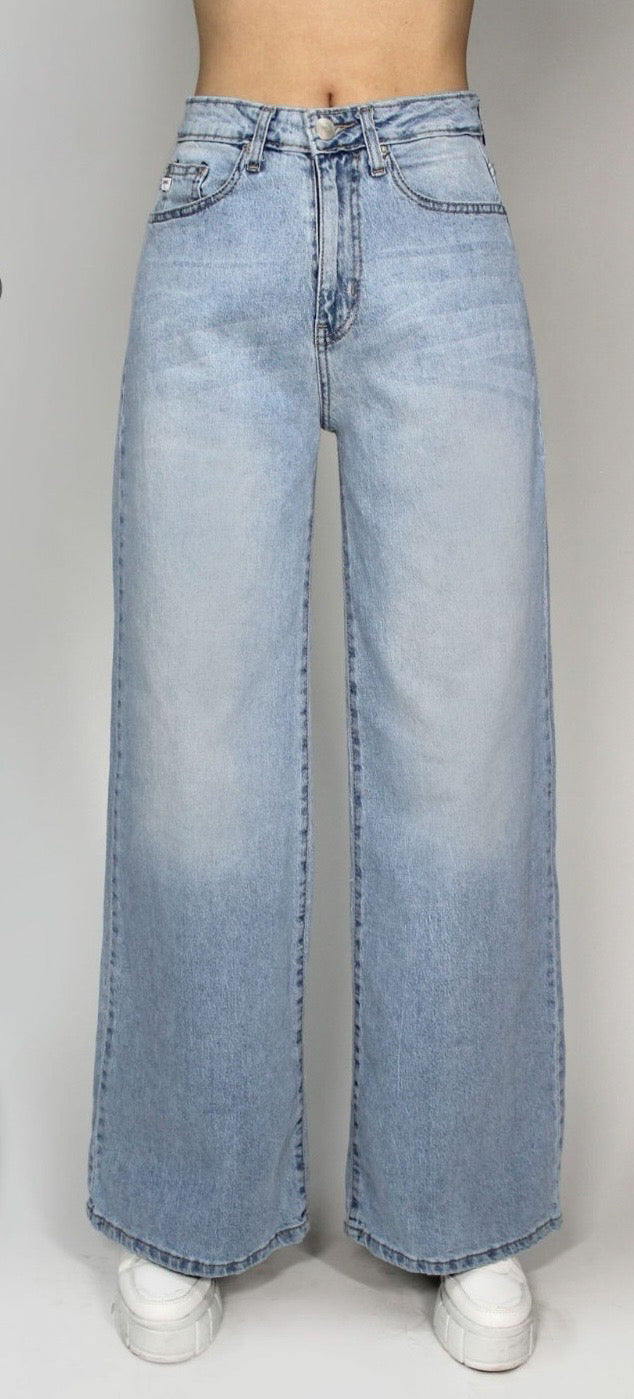 RESTOCK!DENIM HIGH WAISTED STRAIGHT JEANS SKY BLUE