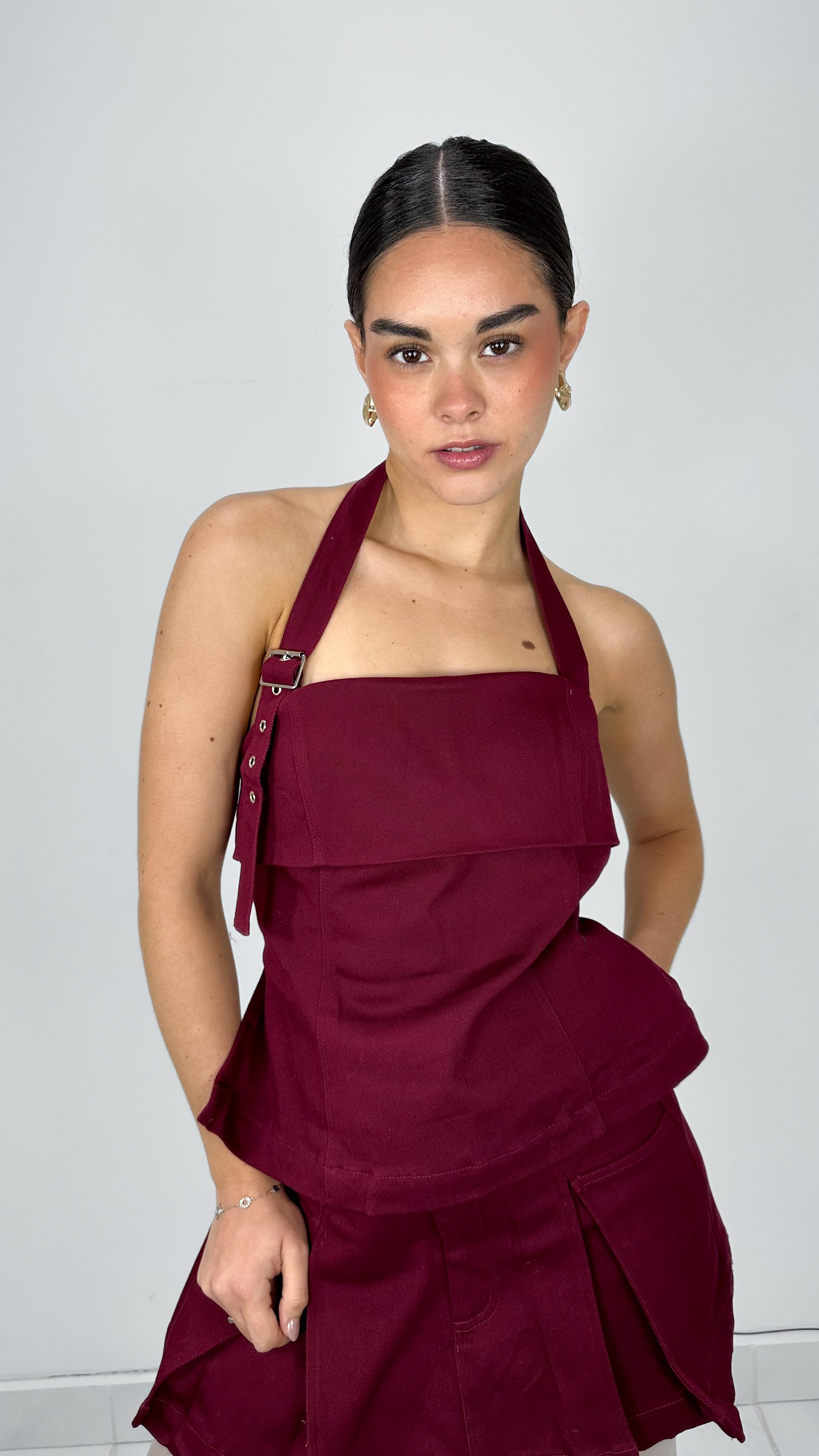 BLUSA HALTER SIN ESPALDA AJUSTABLE BURGUNDY