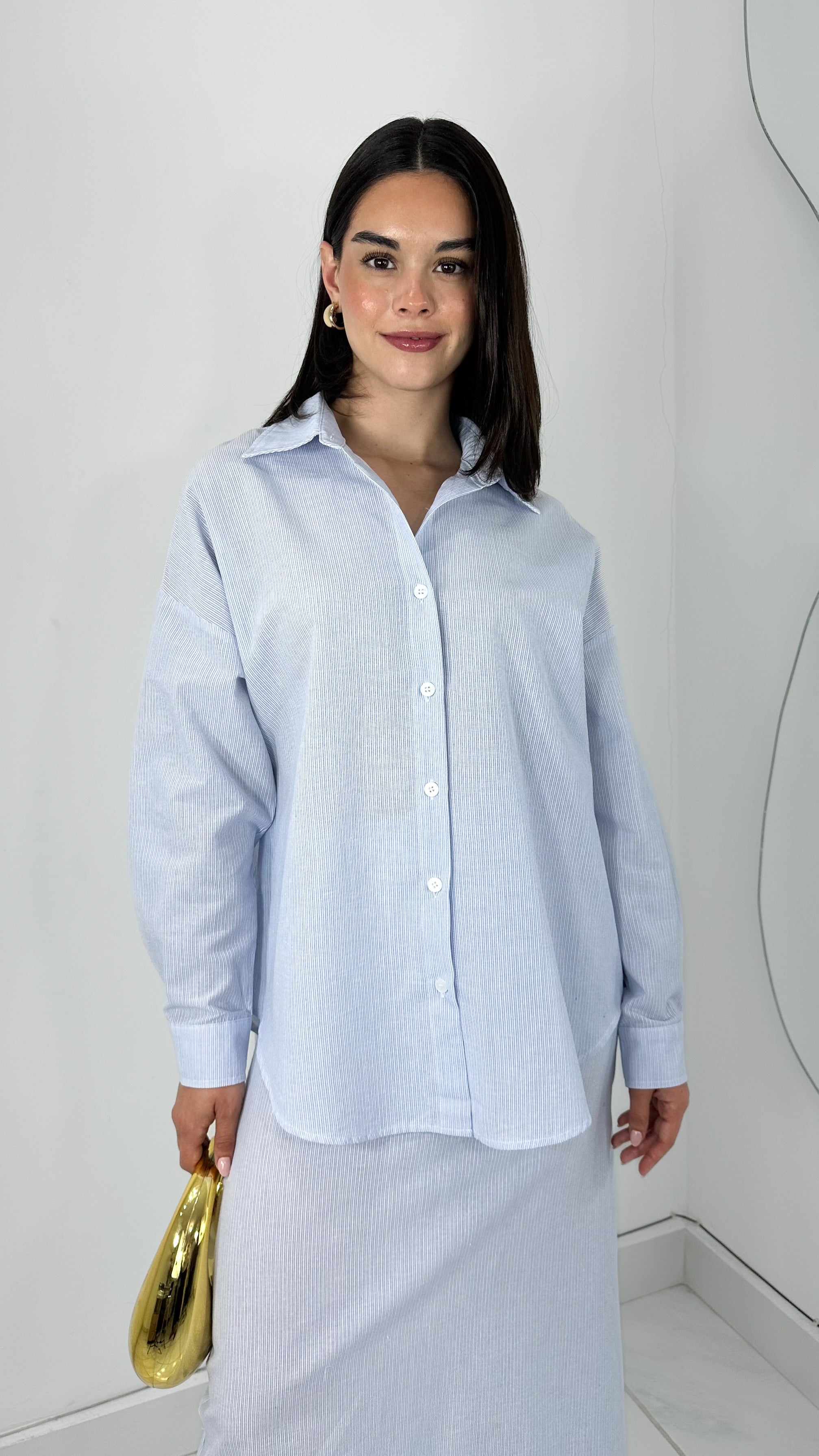 COMFY STYLISH SKY BLUE SET - CONJUNTO CAMISA OVERSIZED & MAXI FALDA AZUL CIELO