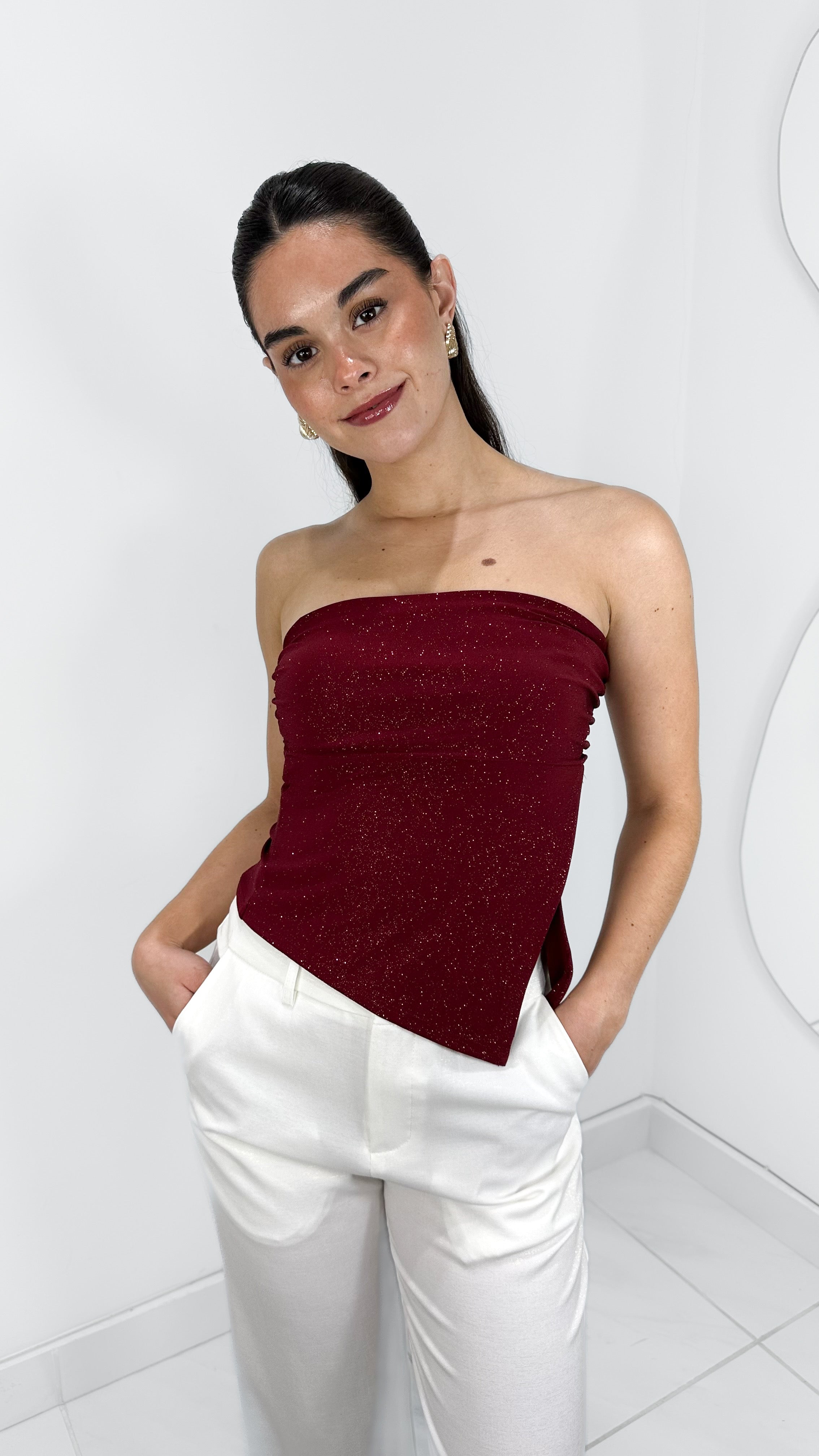 BLUSA STRAPLESS ASIMÉTRICA BURGUNDY GLITTER