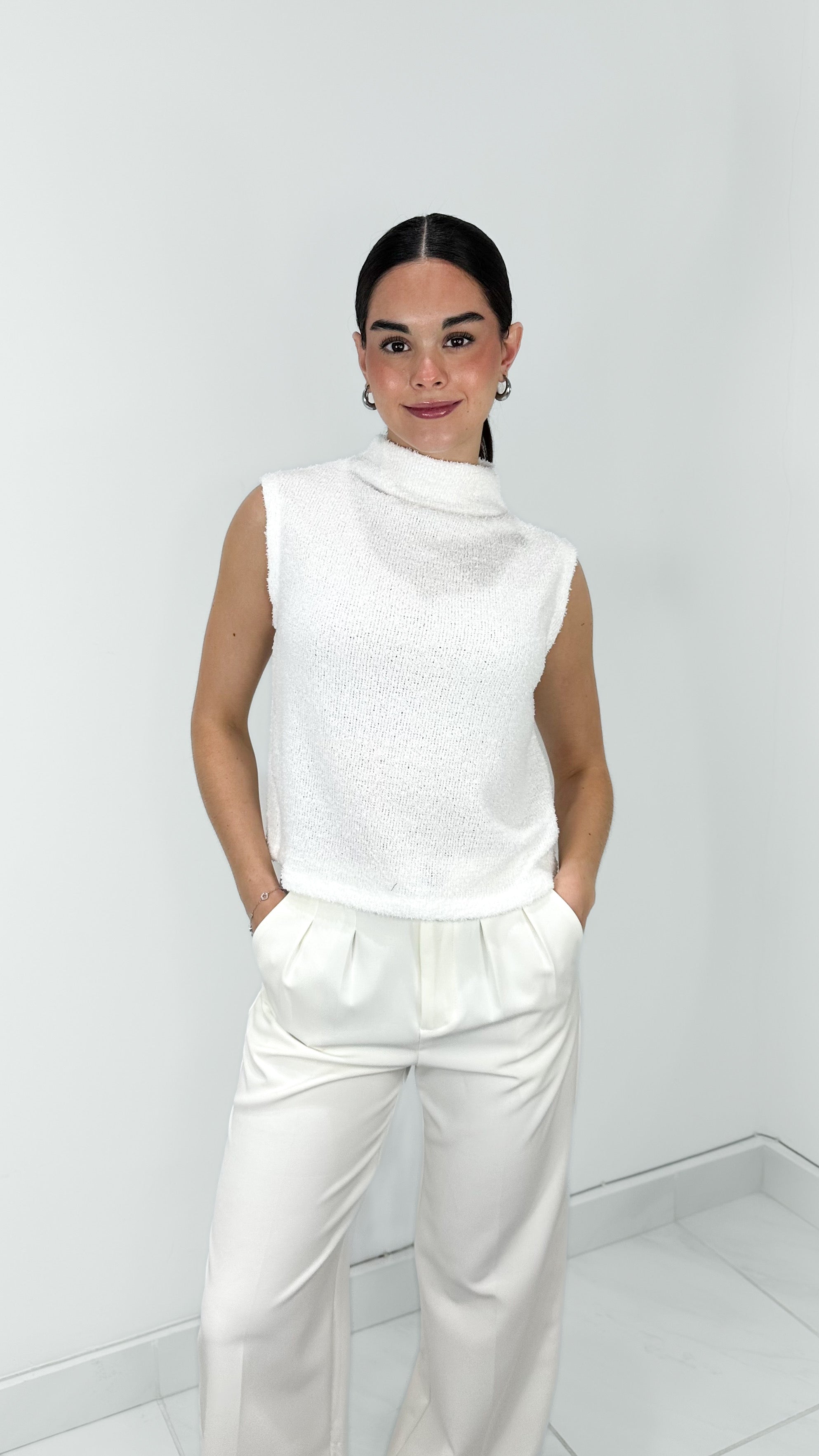 BLUSA CUELLO ALTO AFELPADA BLANCA