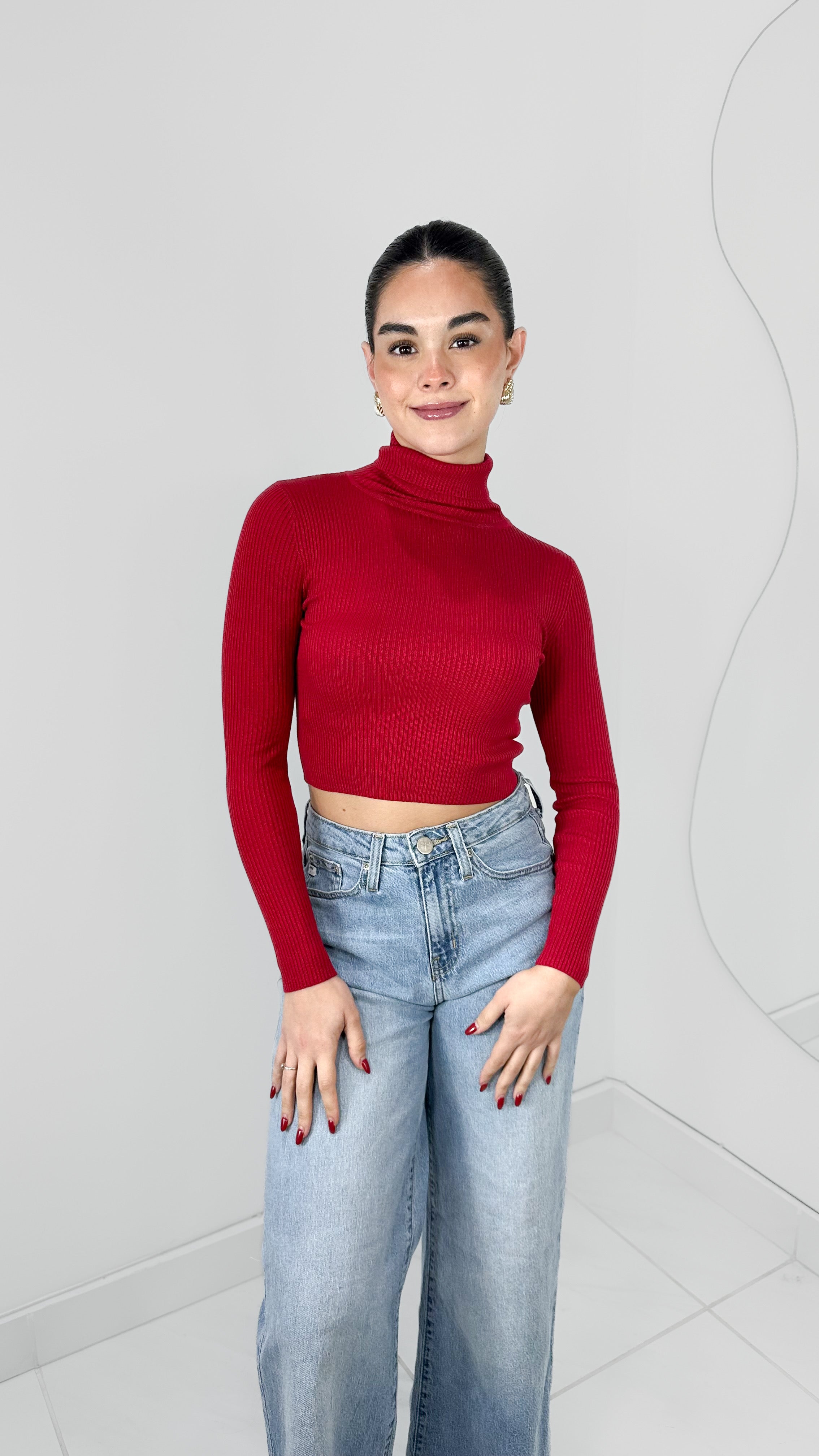 BLUSA CUELLO ALTO BÁSICA CROPPED ROJA