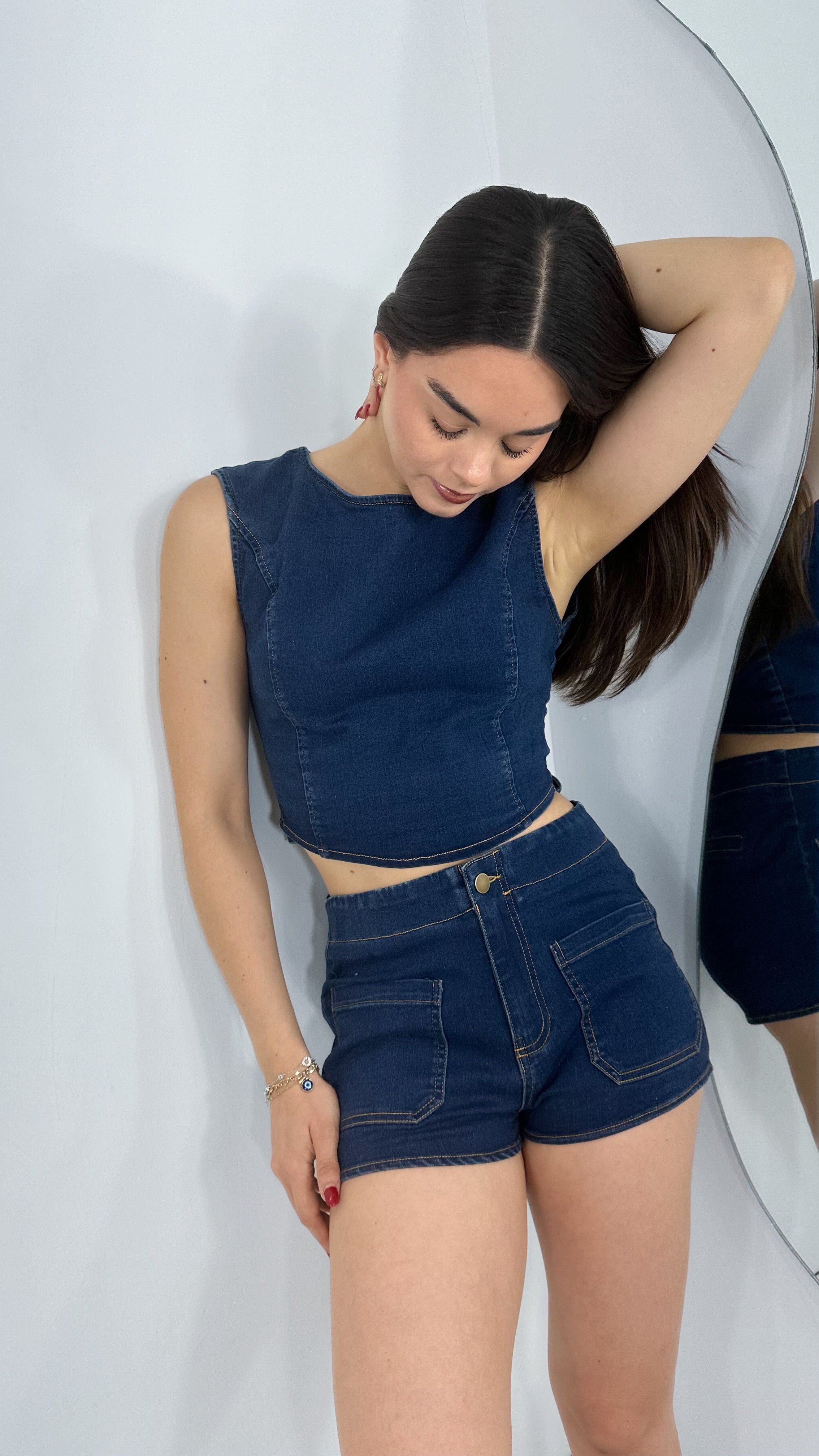 BLUSA DENIM SIN ESPALDA CON LAZO