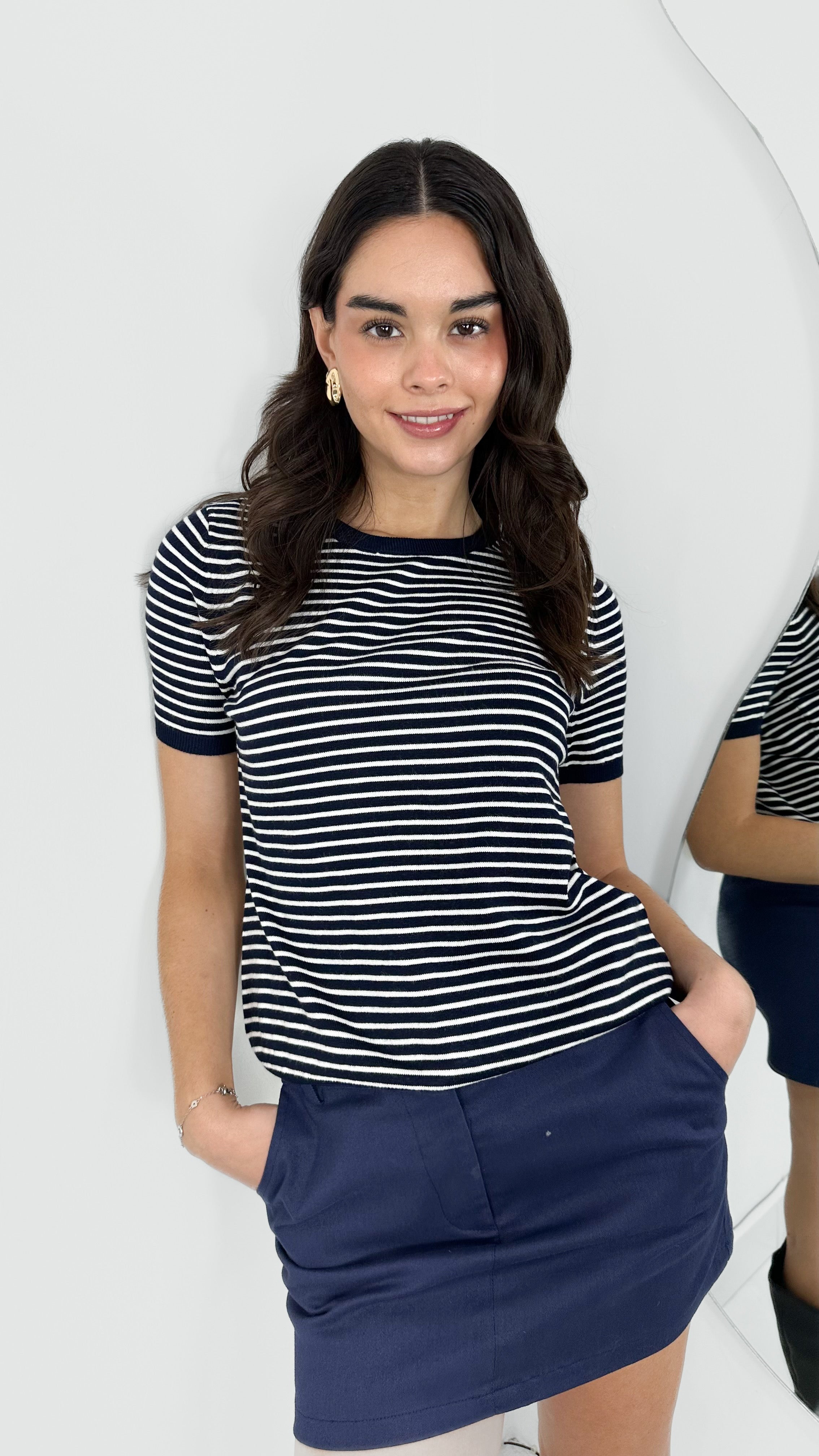 B STRIPED NAVY SWEATER