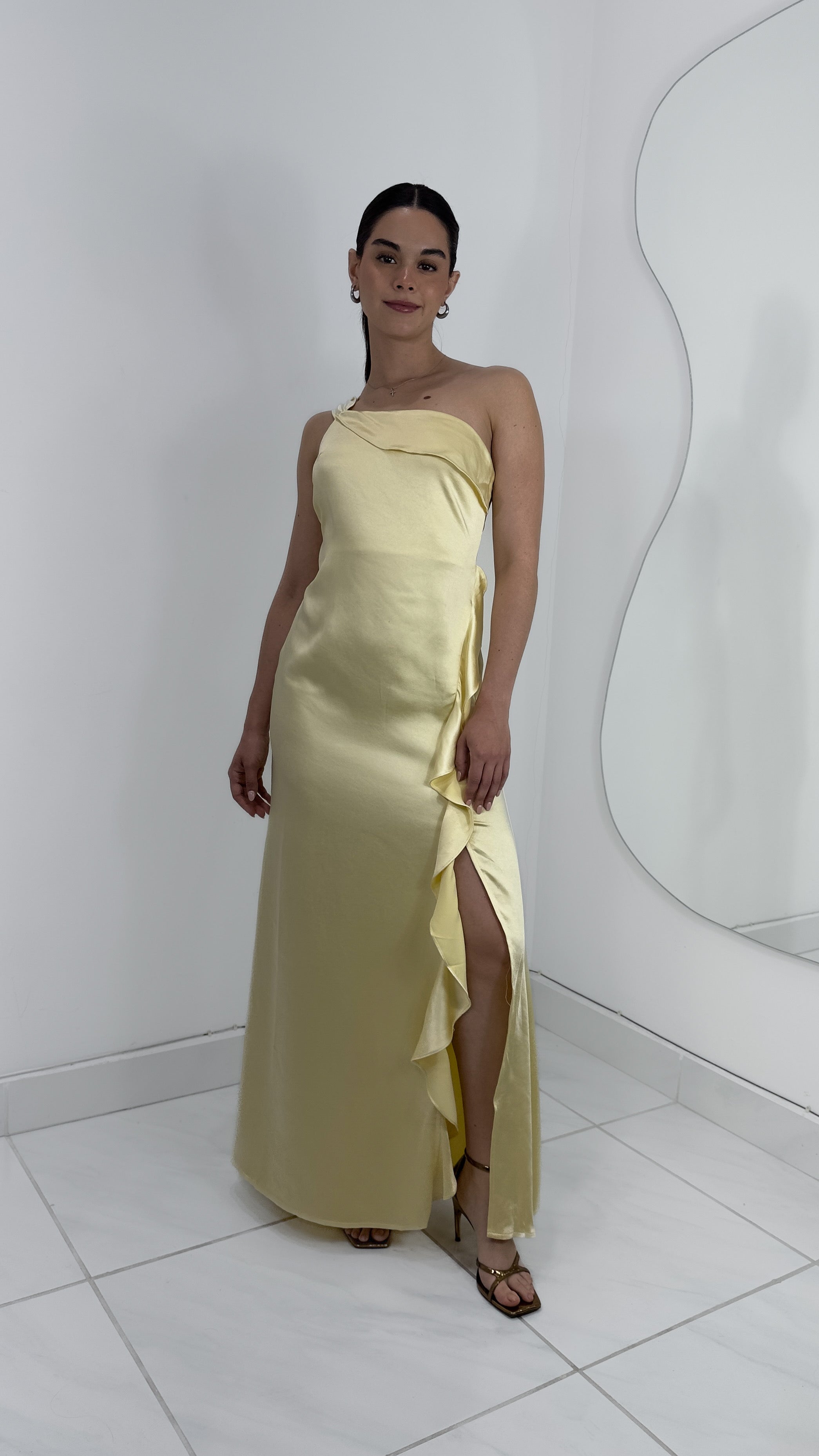 BUTTER YELLOW DRESS - VESTIDO SATINADO UN HOMBRO