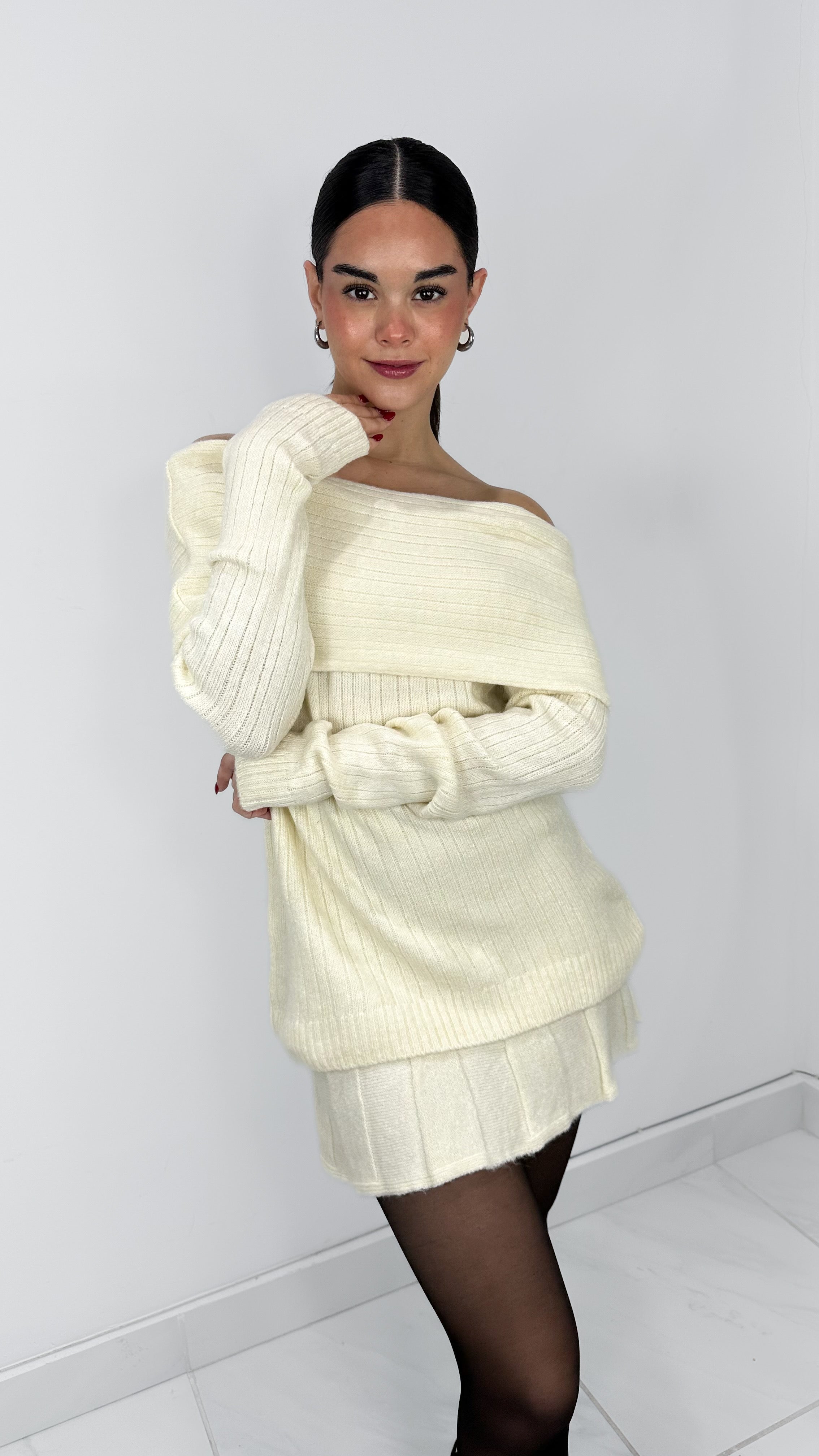 SUÉTER OFF SHOULDER OVERSIZED IVORY