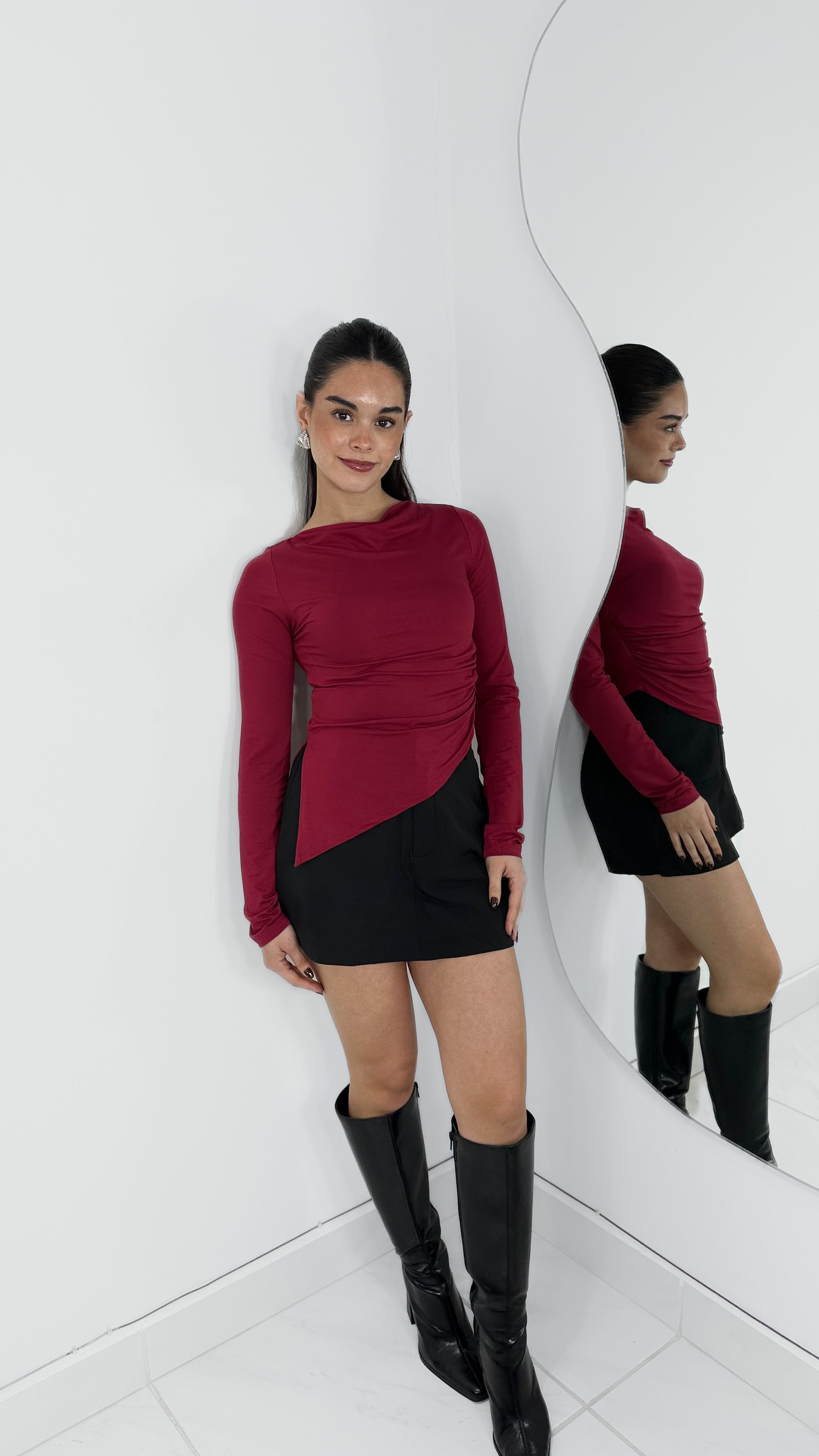 BLUSA TOP ASIMÉTRICA BURGUNDY MANGA LARGA