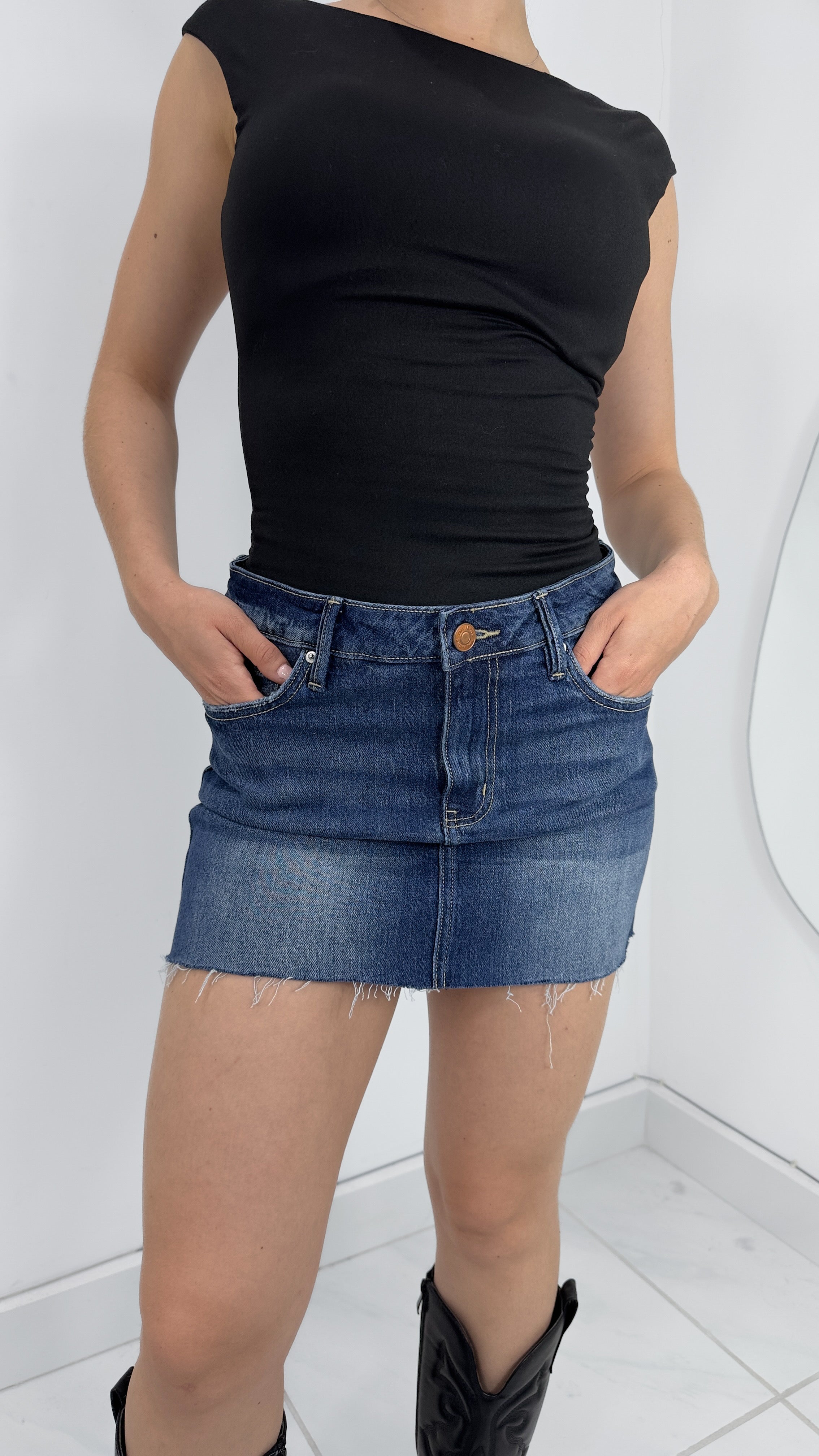 FALDA RECTA DENIM TIRO ALTO DARK BLUE