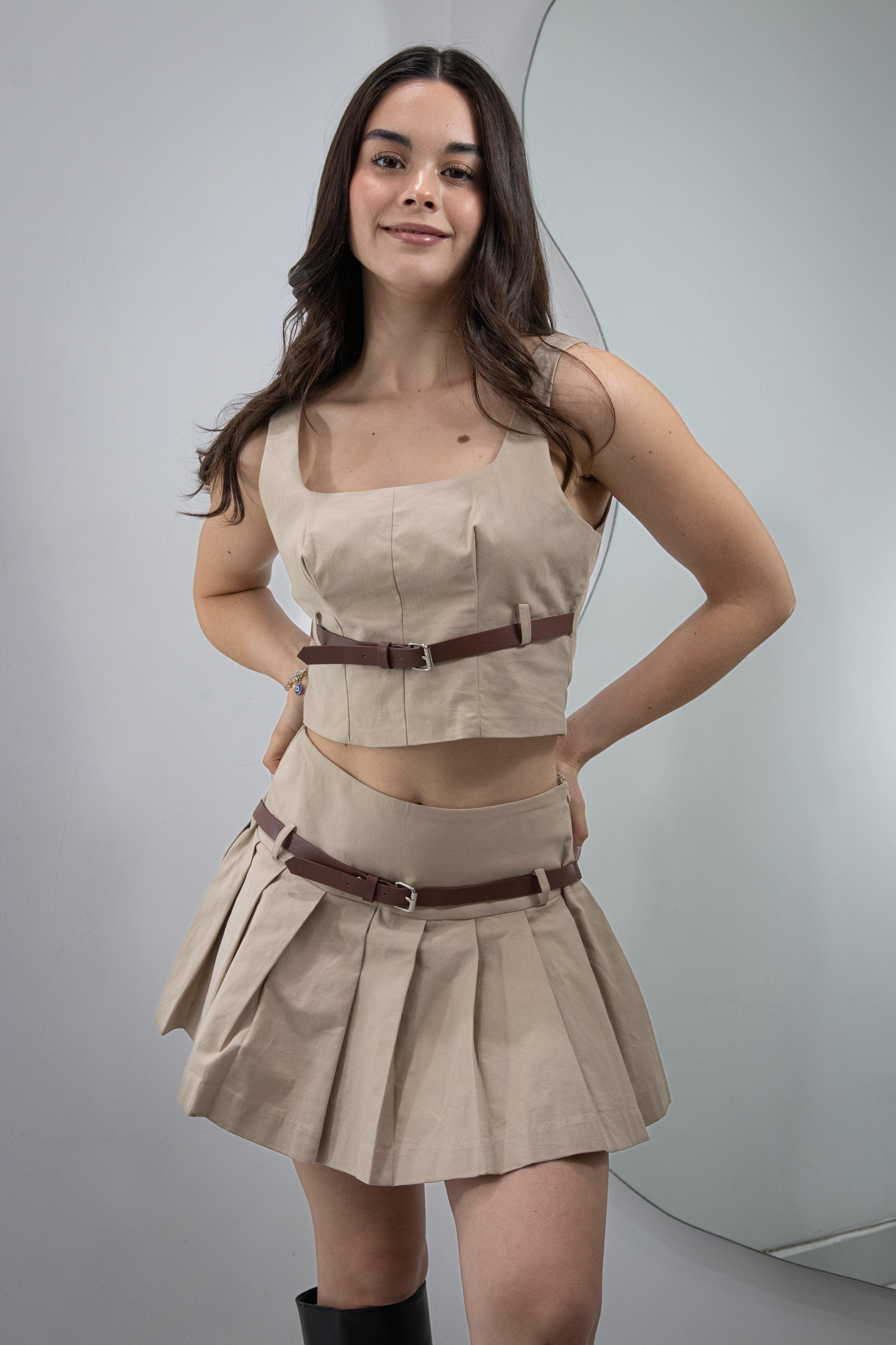 FALDA TIRO ALTO CON CINTO TRENDY KHAKI CAFÉ