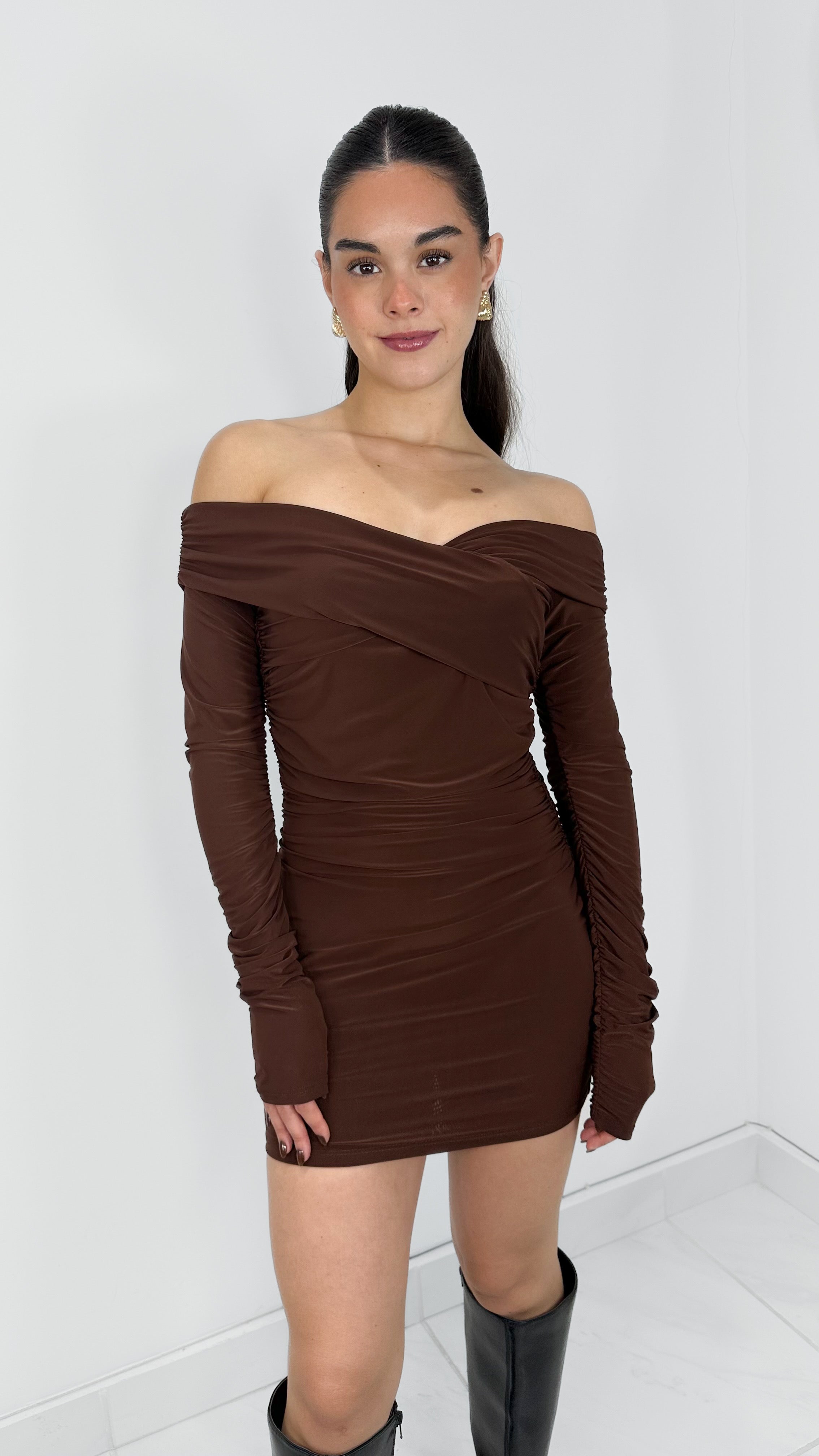 VESTIDO OFF SHOULDER DRAPEADO CAFÉ