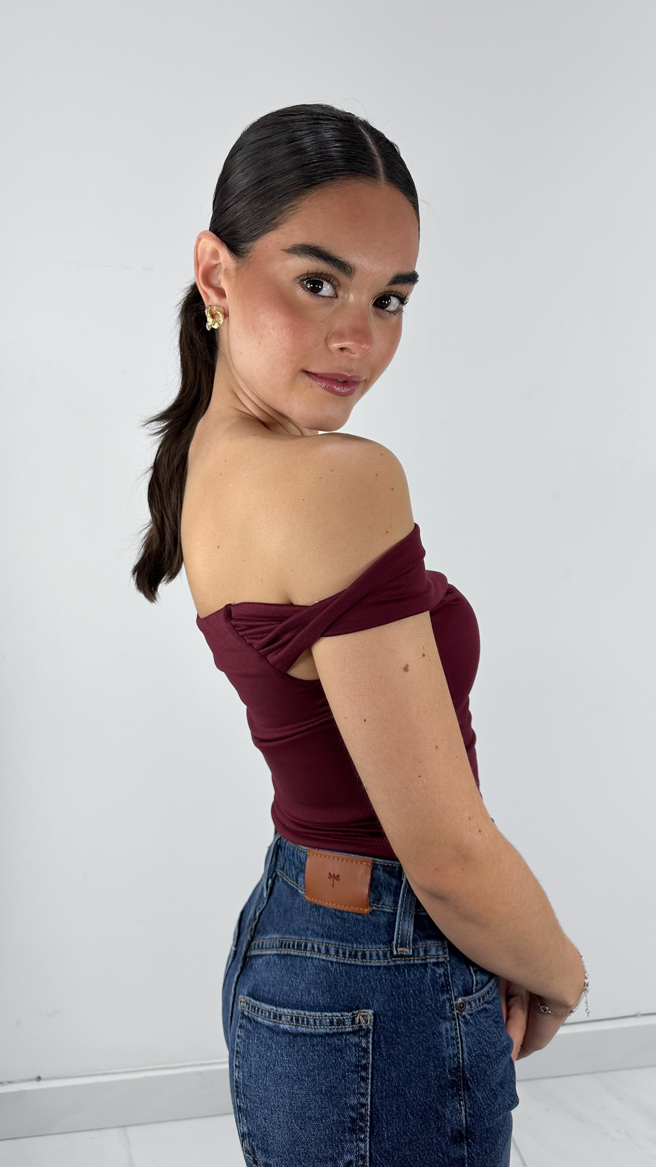 BLUSA DOBLE TELA OFF SHOULDER BURGUNDY